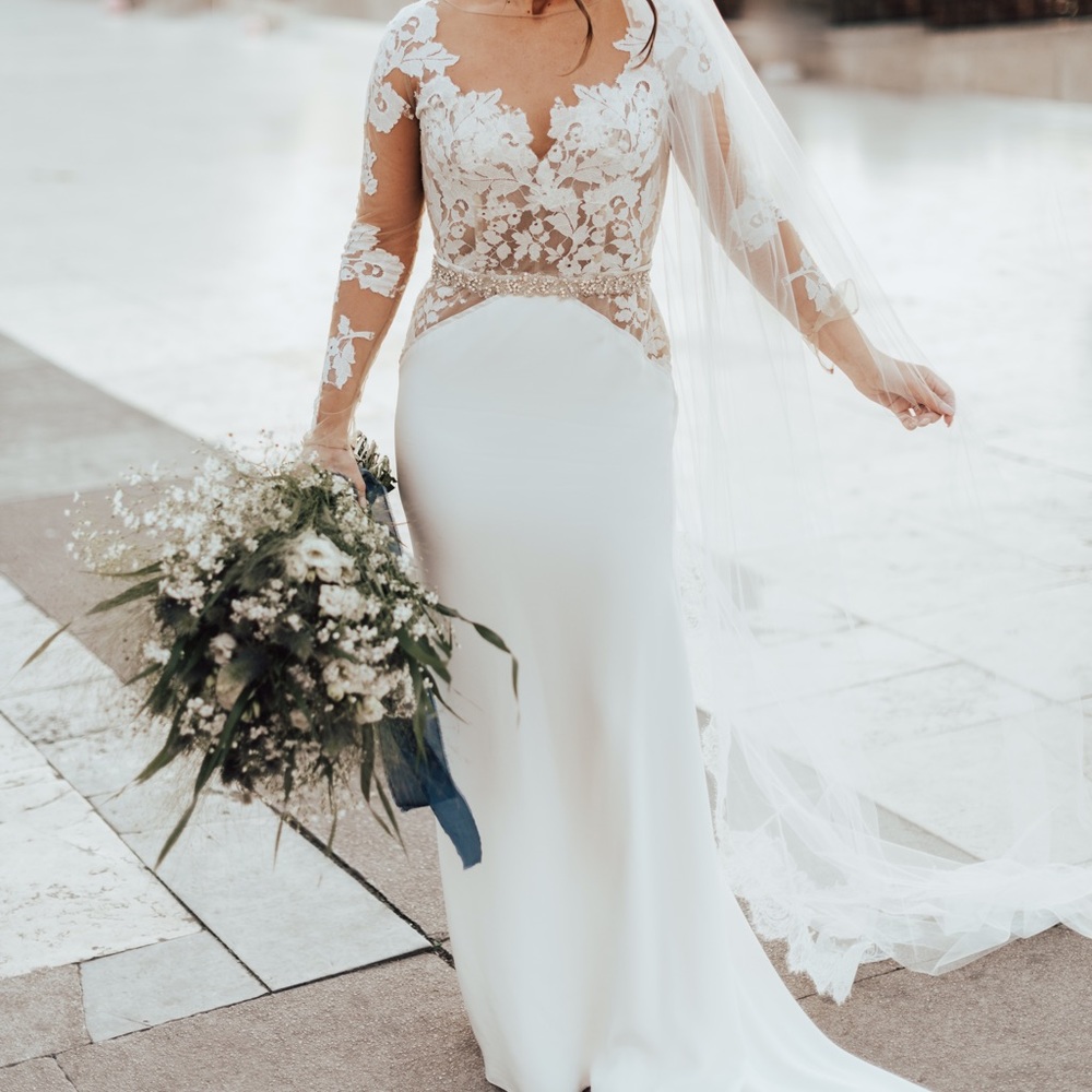 Gorgeous Hayley Paige Wedding Dress